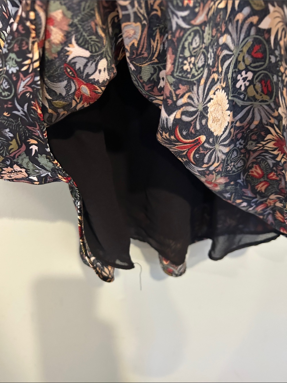 T Tahari Floral Spaghetti Strap Camisole - Black Multicolor Gothic Botanical - Picture 4 of 6